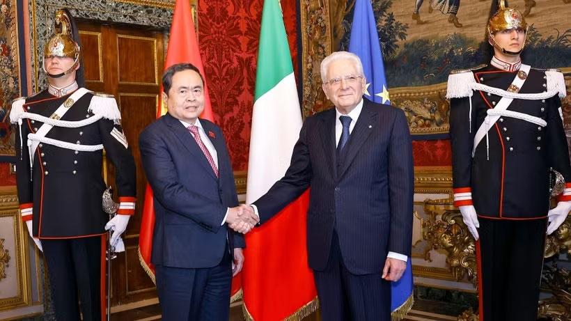 Chủ tịch Quốc hội Trần Thanh Mẫn hội kiến Tổng thống Italia Sergio Mattarella. (Ảnh: TTXVN)