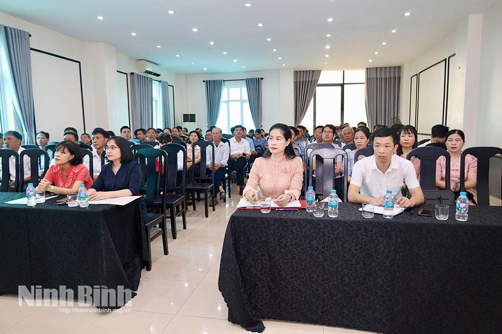 Các đại biểu dự hội nghị.