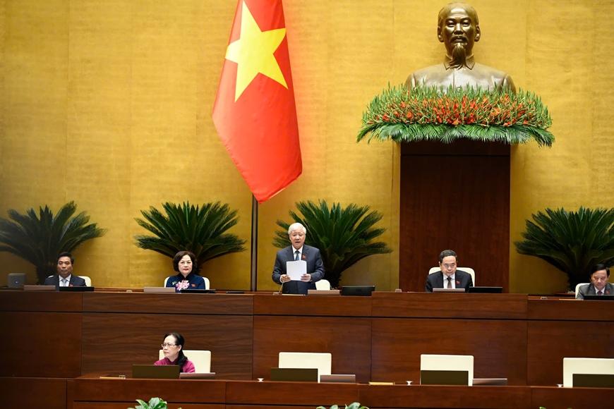 Chủ tịch Quốc hội Trần Thanh Mẫn chủ trì, Phó Chủ tịch Thường trực Quốc hội Đỗ Văn Chiến điều hành phiên họp.