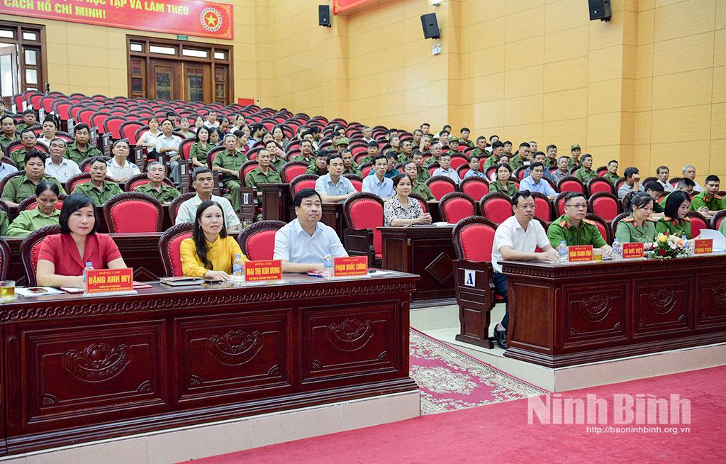 Các đại biểu dự hội nghị.