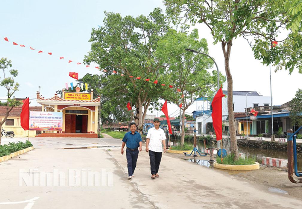 Chi bộ thôn Đông Bắc Đồng, xã Cổ Lễ phát huy vai trò đảng viên trong xây dựng nông thôn mới.