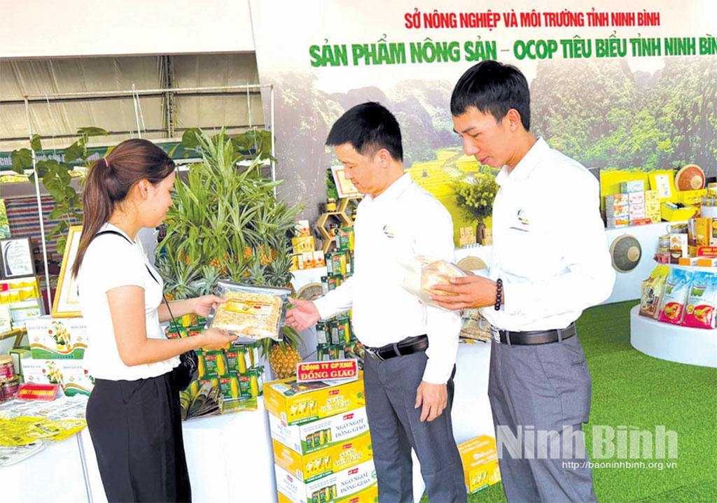 Sản phẩm công nghiệp nông thôn được hỗ trợ xúc tiến thương mại tại Hội chợ Công thương Ninh Bình năm 2025 từ nguồn quỹ khuyến công.
