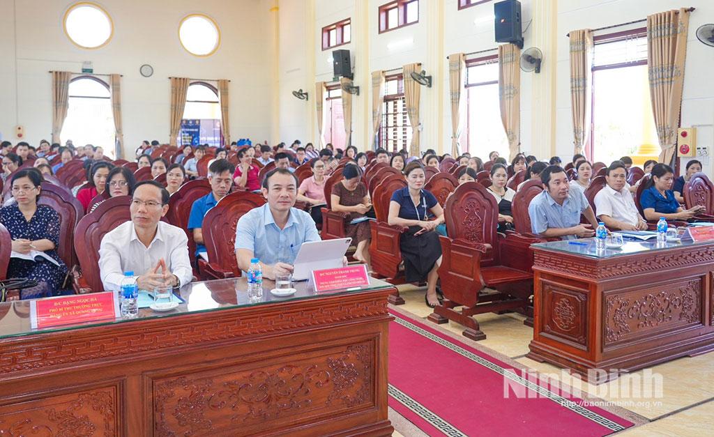 Các đại biểu dự Hội thảo.