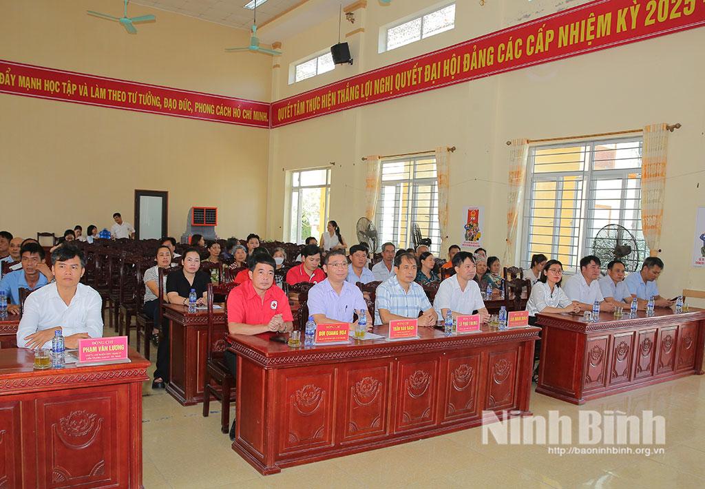 Các đại biểu dự chương trình.