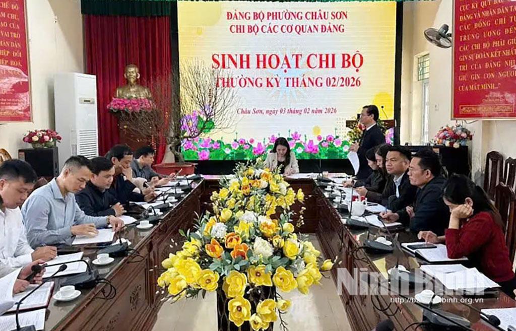 Chi bộ các cơ quan Đảng (Đảng bộ phường Châu Sơn) sinh hoạt thường kỳ tháng 2/2026. Ảnh: CTV
