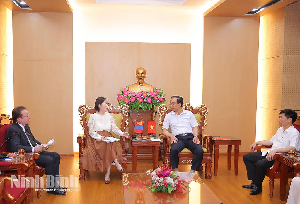 Quang cảnh buổi tiếp xã giao.