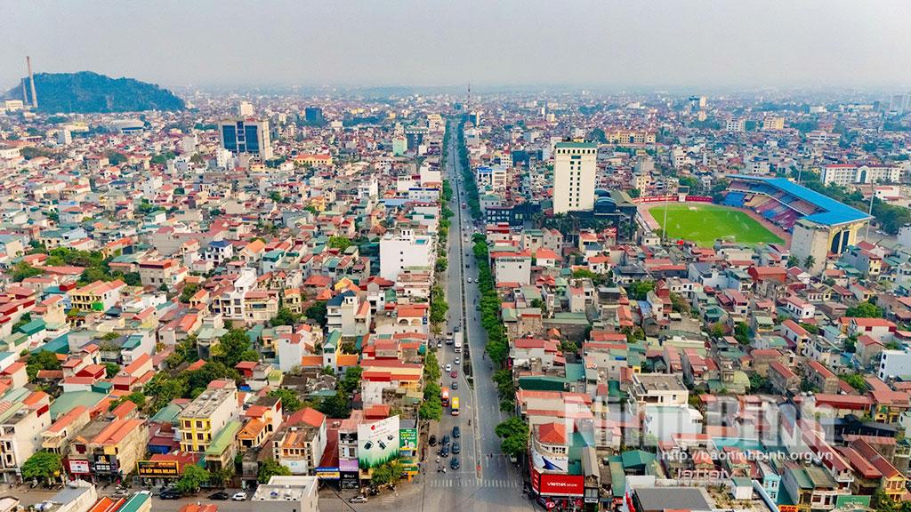 Ninh Bình đang tập trung nâng cao chất lượng quản lý kiến trúc, trật tự xây dựng tại các khu vực đô thị trung tâm. (Trong ảnh: Phường Hoa Lư - đô thị trung tâm của tỉnh Ninh Bình).