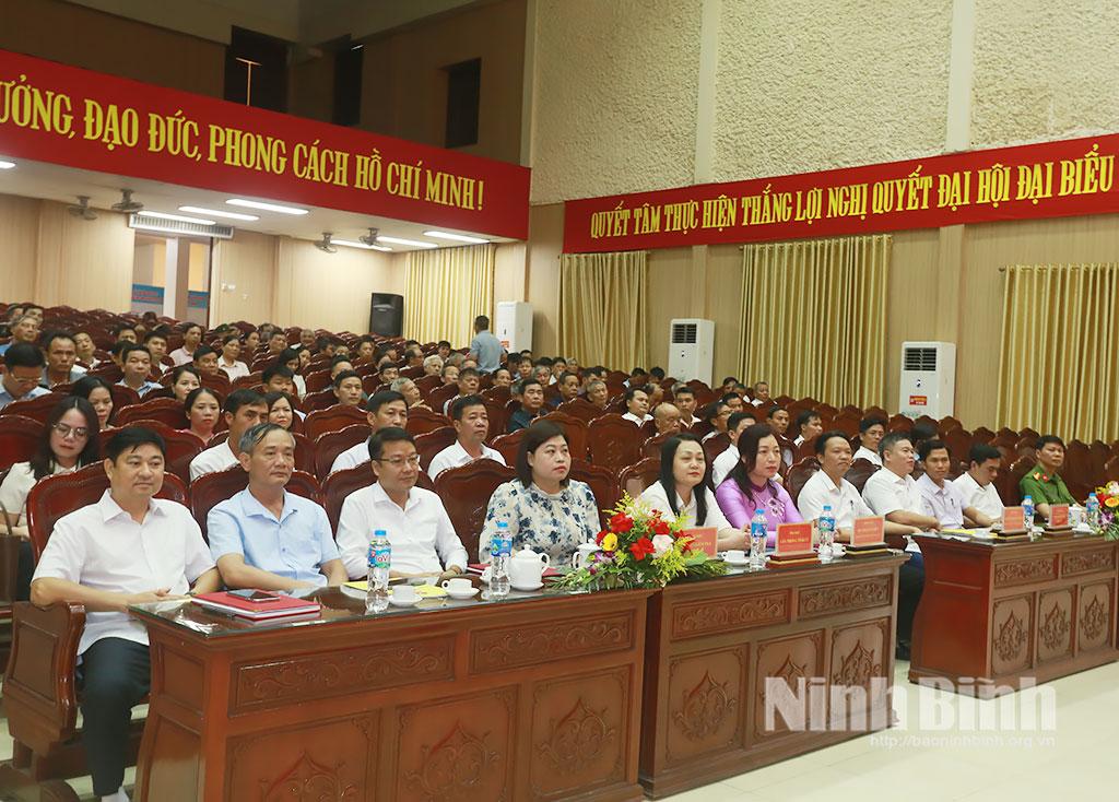 Các đại biểu dự hội nghị.