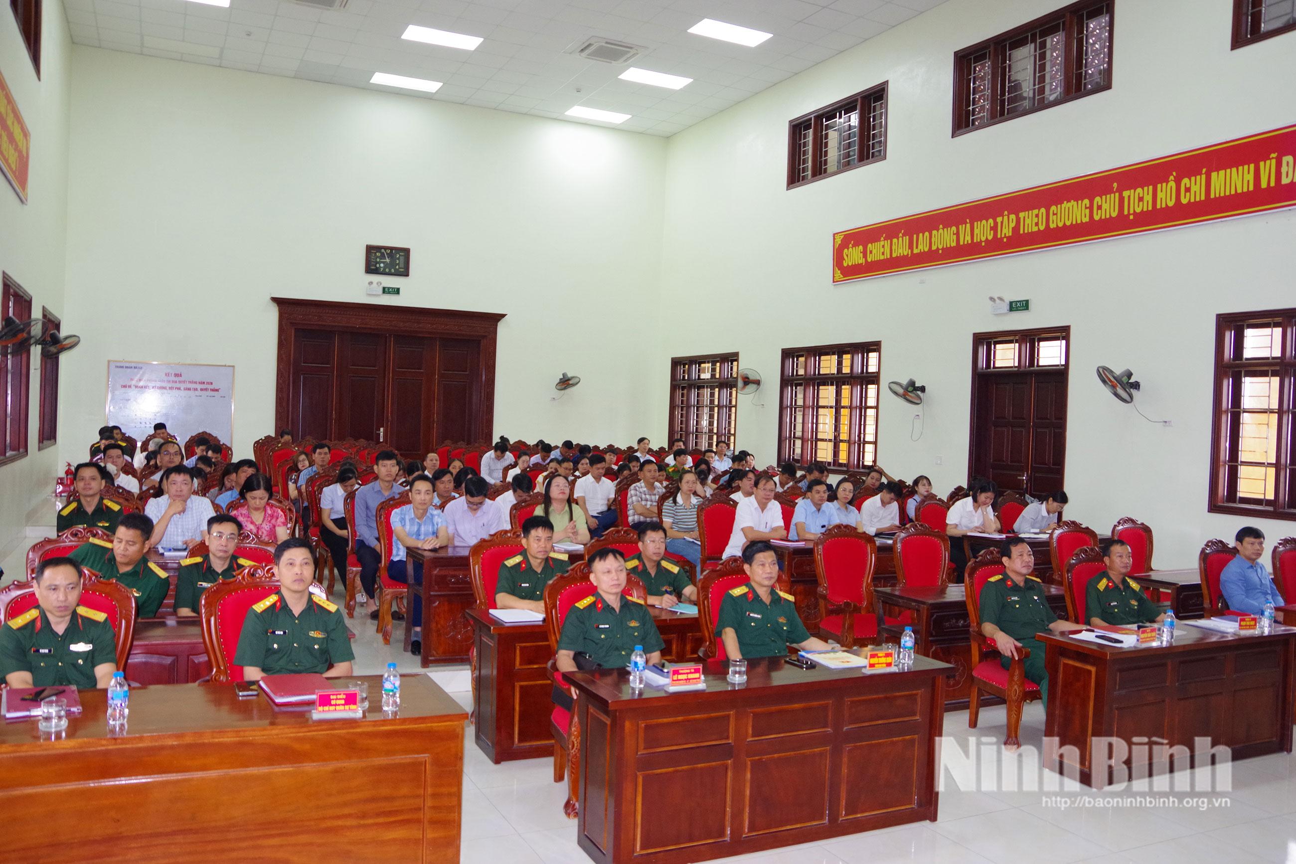 Các đại biểu dự khai mạc.