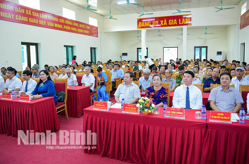 Các đại biểu dự hội nghị.