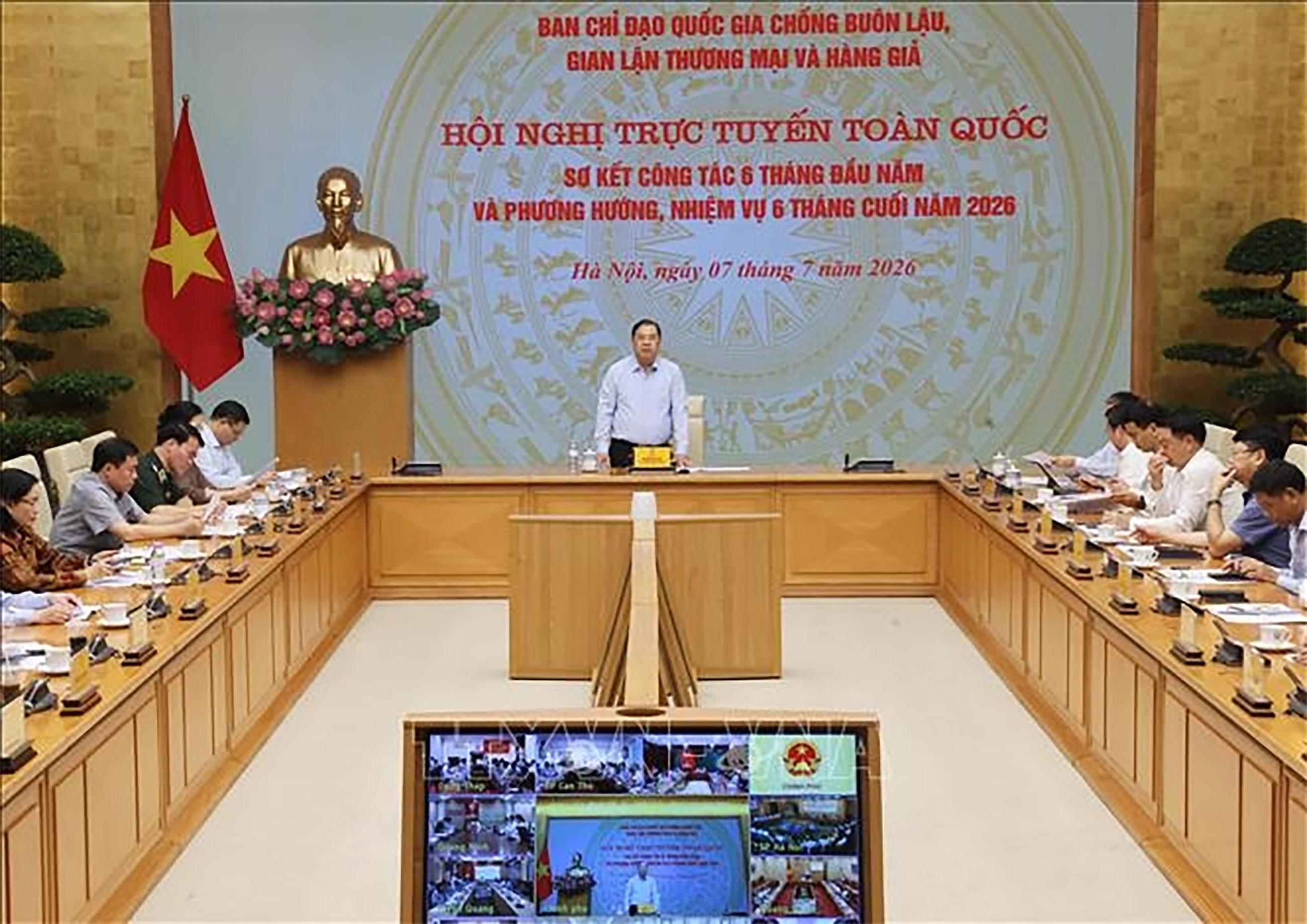 Phó Thủ tướng Thường trực Chính phủ Phạm Gia Túc, Trưởng Ban Chỉ đạo quốc gia chống buôn lậu, gian lận thương mại và hàng giả phát biểu chỉ đạo. Ảnh: Lâm Khánh/TTXVN