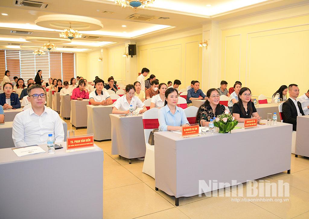 Các đại biểu dự lớp bồi dưỡng kỹ năng xử lý khủng hoảng truyền thông.