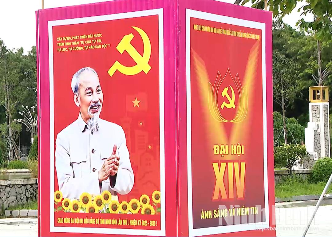 Pa-nô tuyên truyền trực quan Đại hội đại biểu toàn quốc lần thứ XIV của Đảng tại phường Hoa Lư.