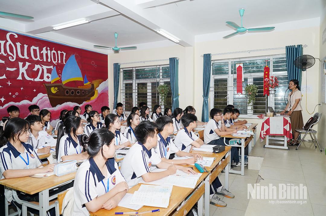 Tiết ôn tập môn Toán của các học sinh lớp 9C, Trường THCS Châu Sơn, phường Châu Sơn.