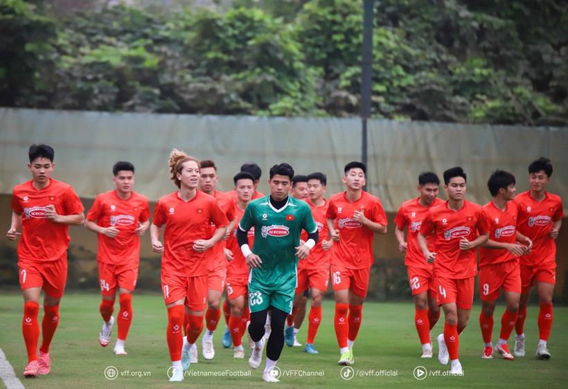 Cổ động viên đến sân cổ vũ các đội bóng đá nữ. (Nguồn: Getty Images)