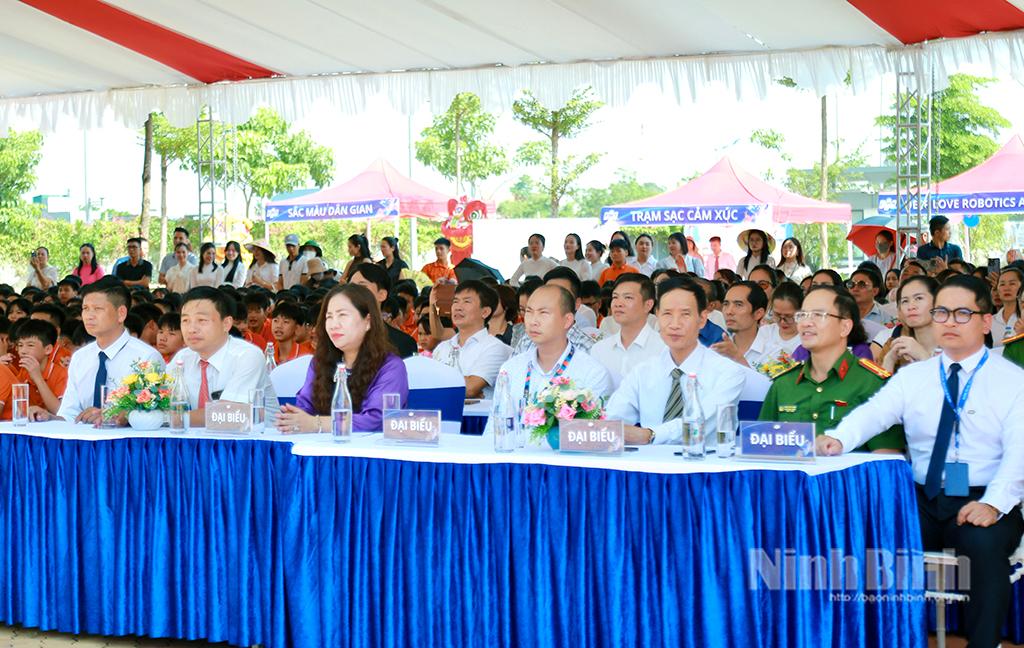 Các đại biểu tham dự chương trình chào mừng năm học 2025-2026.