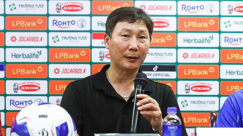 Huấn luyện viên Kim Sang Sik tại buổi họp báo sau trận thắng 1-0 U23 Yemen. (Ảnh: VFF)