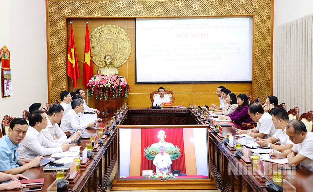Quang cảnh hội nghị tại điểm cầu Ninh Bình.