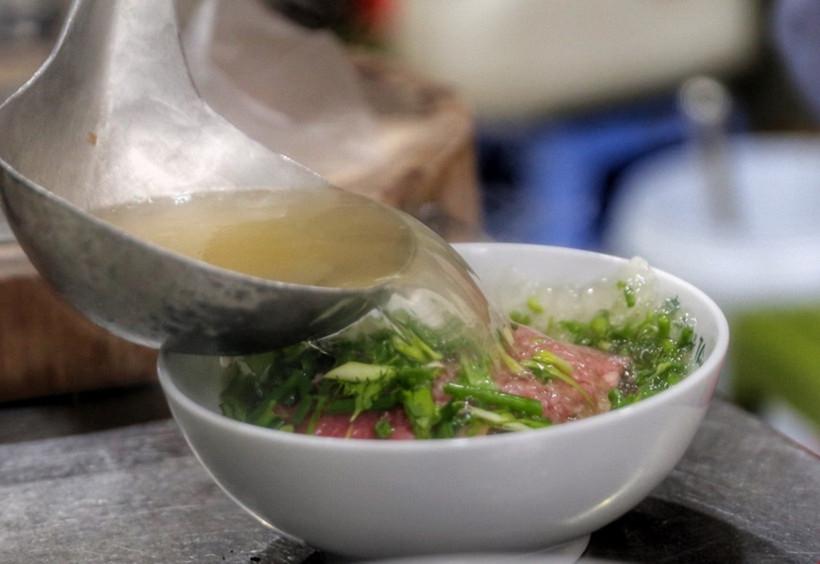 Phở là một món ăn được nhiều du khách ưa chuộng khi đến Việt Nam. (Ảnh: Tuấn Đức/TTXVN)
