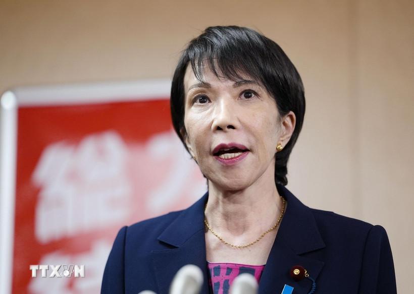 Chủ tịch đảng Dân chủ Tự do (LDP) Sanae Takaichi phát biểu với báo giới tại Tokyo, Nhật Bản, ngày 10/10. (Ảnh: Kyodo/TTXVN)