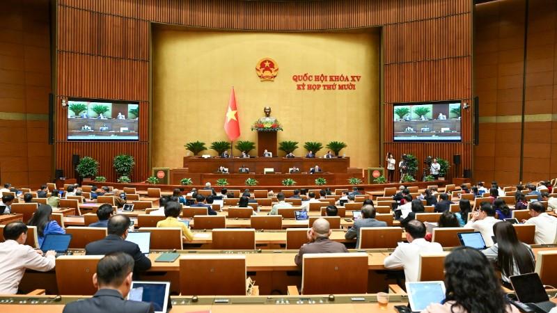 Quốc hội làm việc tại hội trường. (Ảnh: DUY LINH)