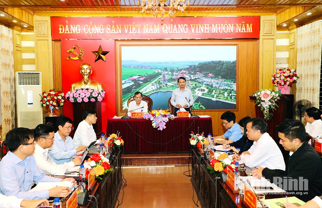 Quang cảnh buổi làm việc.