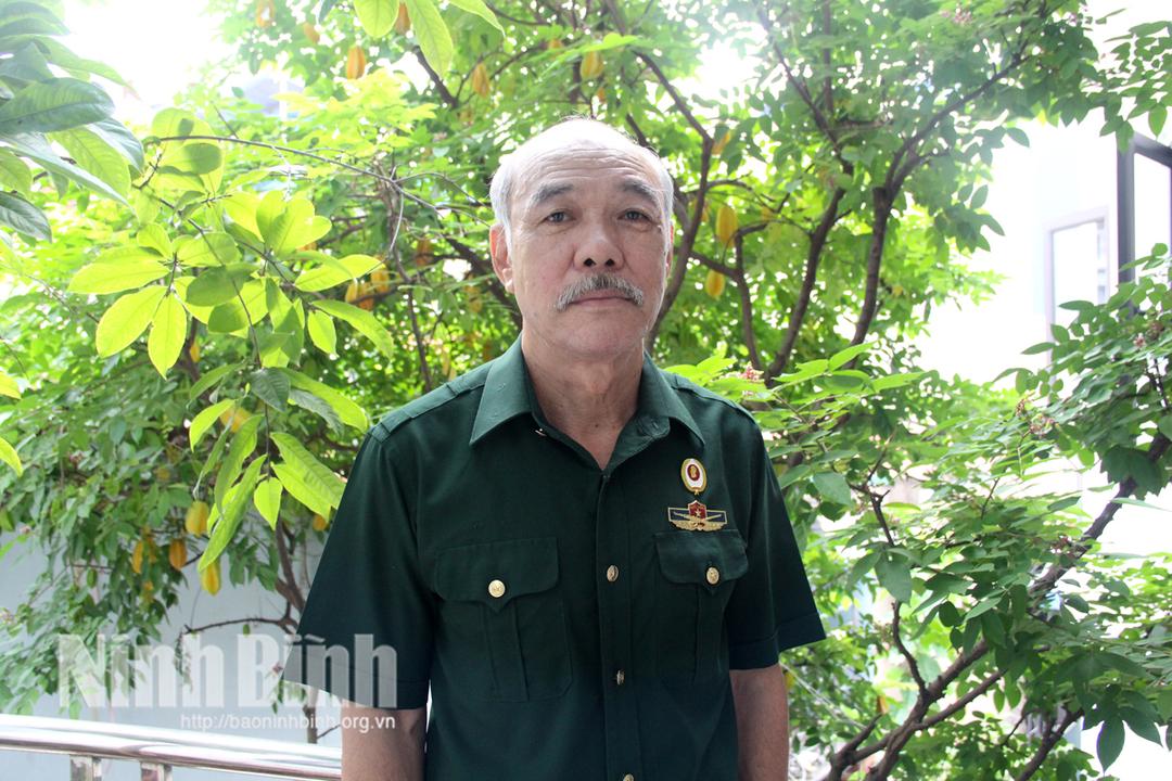 Đồng chí Nguyễn Công Đức, Chi hội trưởng Chi hội Cựu chiến binh Tổ dân phố Hạ Long 6, phường Nam Định.