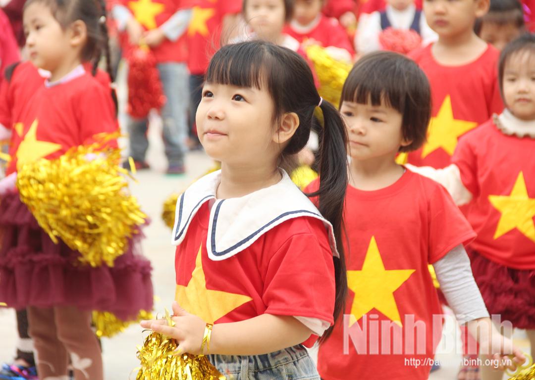 Khoảnh khắc vui tươi của trẻ trong môi trường học tập thân thiện, an toàn tại Trường Mầm non Cổ Lễ