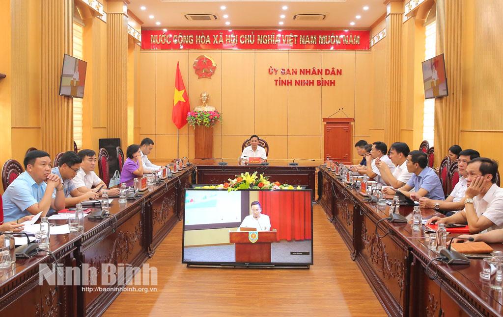 Các đại biểu dự tại điểm cầu Ninh Bình.