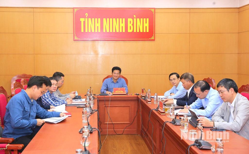 Các đại biểu dự hội nghị tại điểm cầu Ninh Bình.