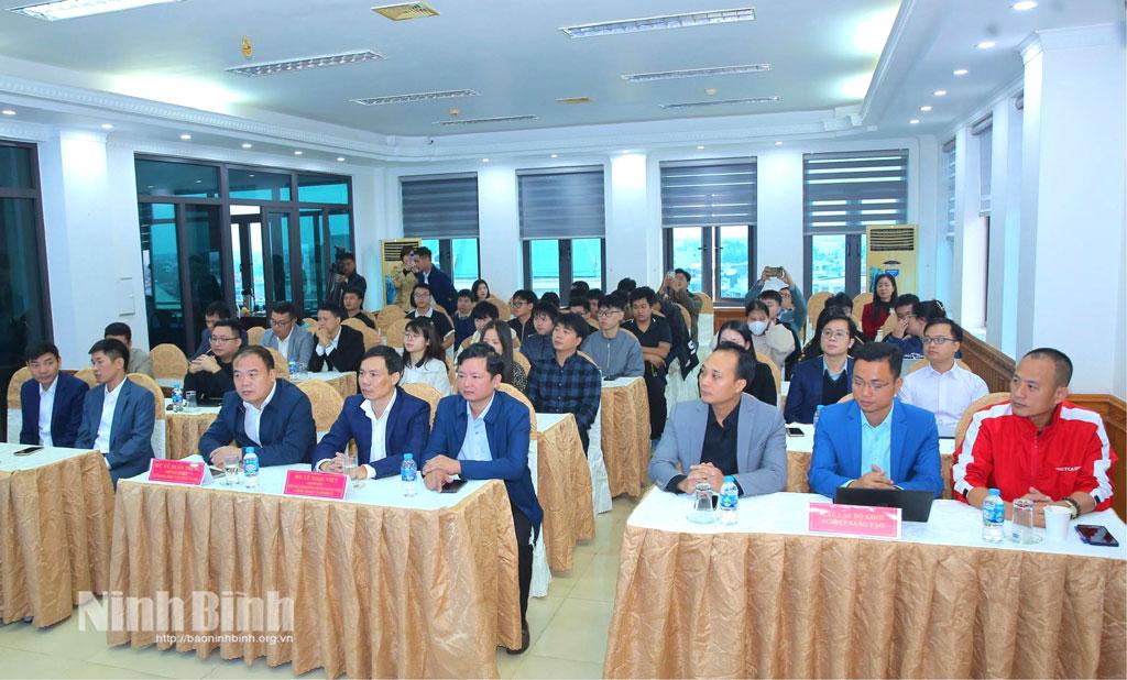 Các đại biểu dự hội nghị.