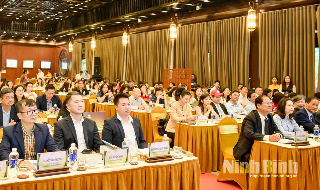 Các đại biểu dự hội thảo.