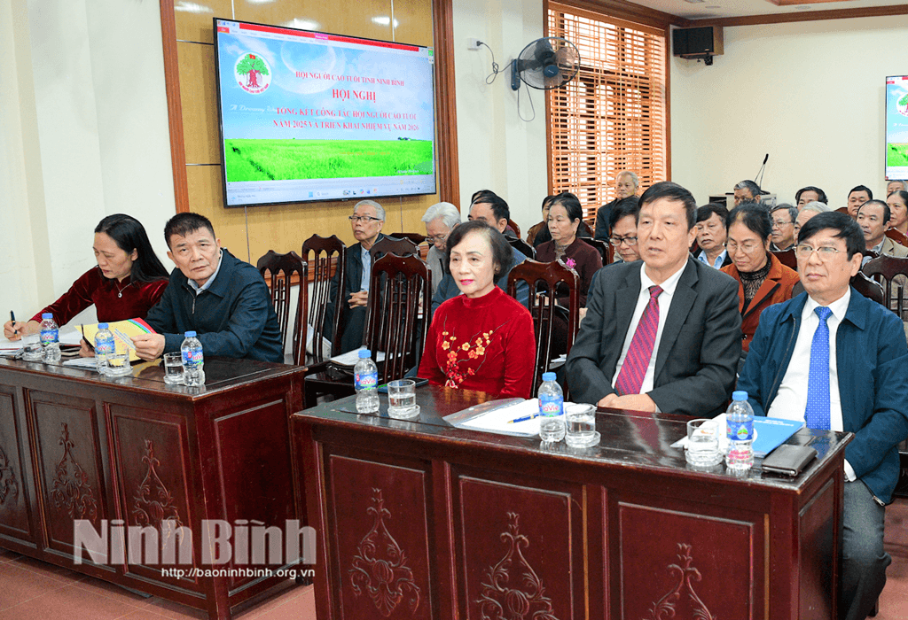 Các đại biểu dự hội nghị.