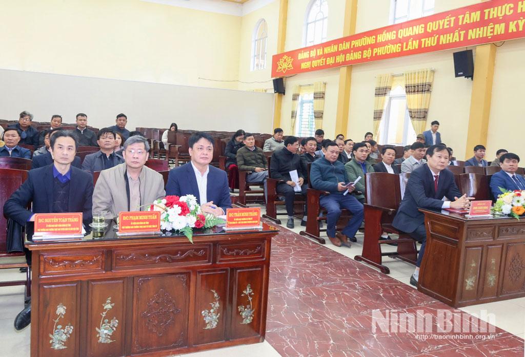 Các đại biểu dự hội nghị Đảng ủy phường Hồng Quang tổng kết năm 2025, triển khai nhiệm vụ năm 2026.