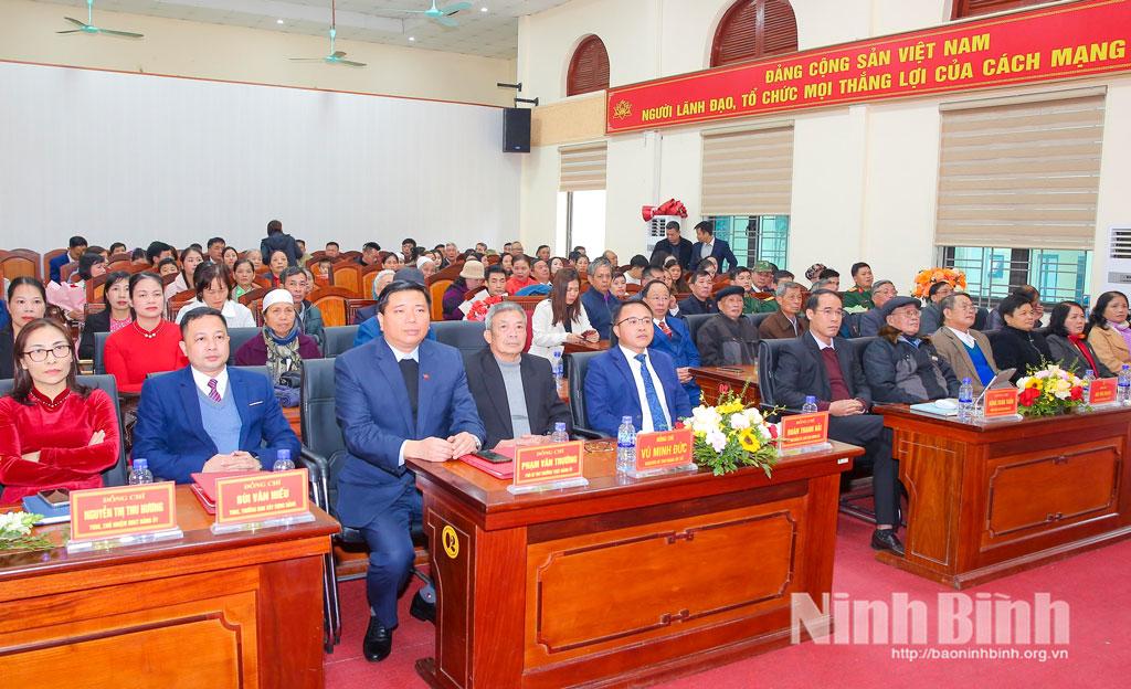 Các đại biểu dự chương trình.