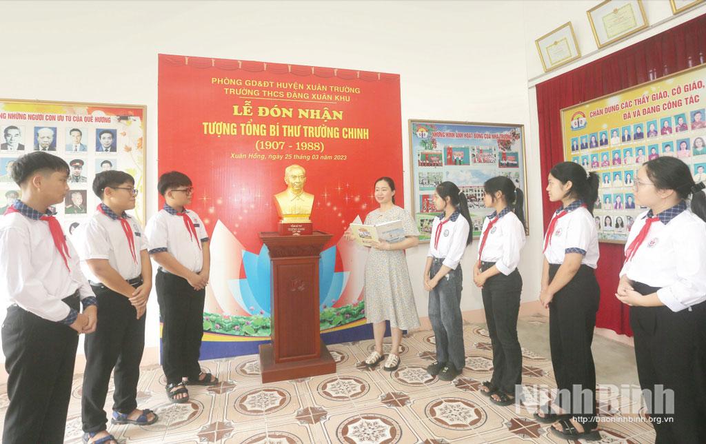 Giáo dục truyền thống yêu nước, cách mạng cho học sinh Trường THCS Đặng Xuân Khu, xã Xuân Hồng.