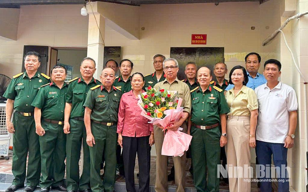 Khánh thành ngôi nhà "Nghĩa tình cựu chiến binh" cho gia đình hội viên cựu chiến binh ở xã Xuân Hưng.