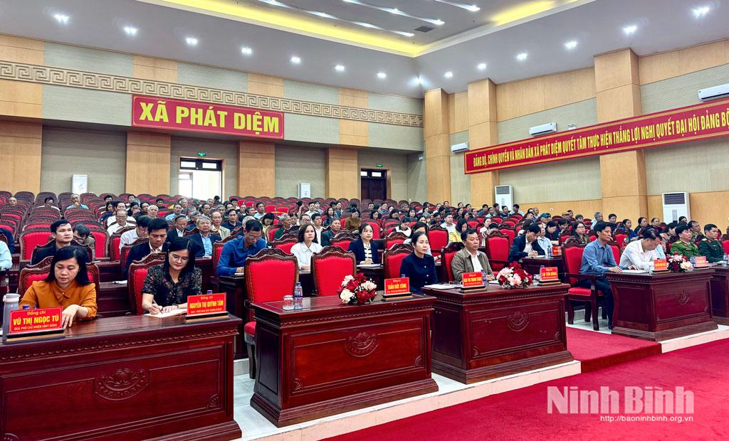 Các đại biểu dự hội nghị.