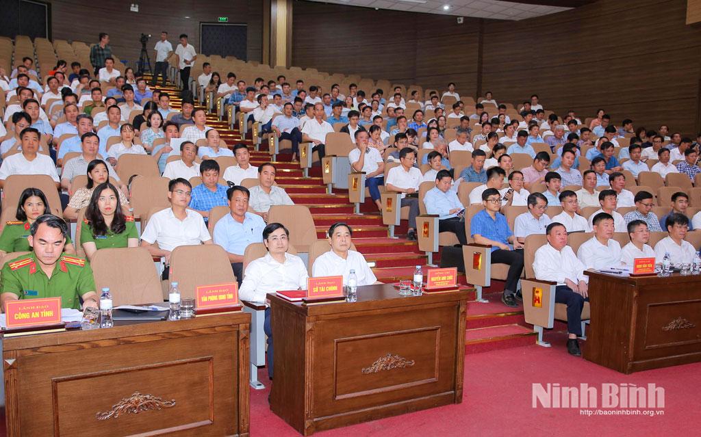 Các đại biểu dự hội nghị.