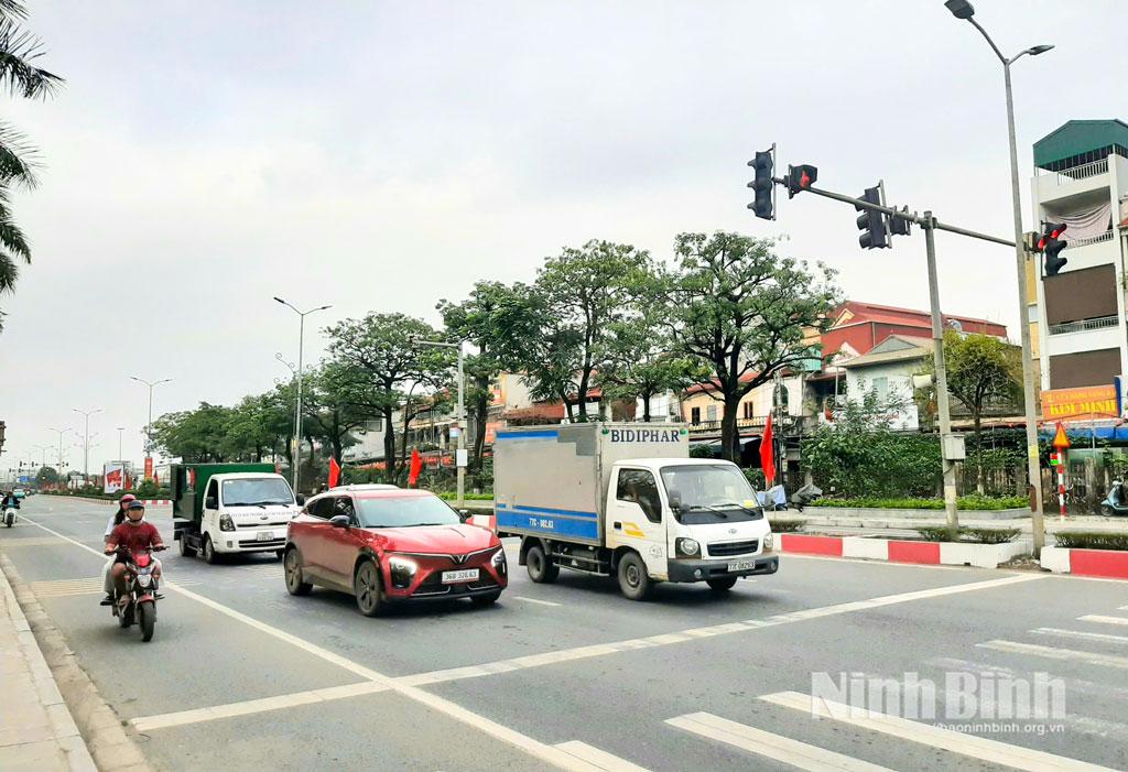 Nhờ có hệ thống camera thông minh giám sát, người dân tham gia giao thông trên tuyến đường Lê Duẩn, phường Phủ Lý nghiêm chỉnh chấp hành Luật giao thông đường bộ.