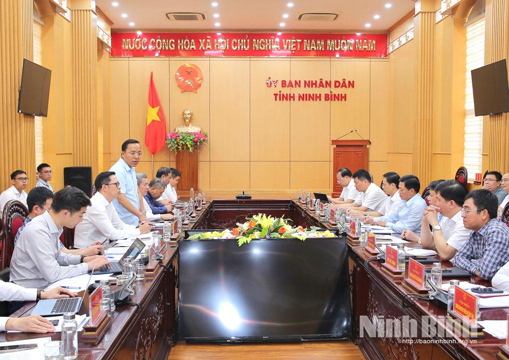 Quang cảnh buổi làm việc.