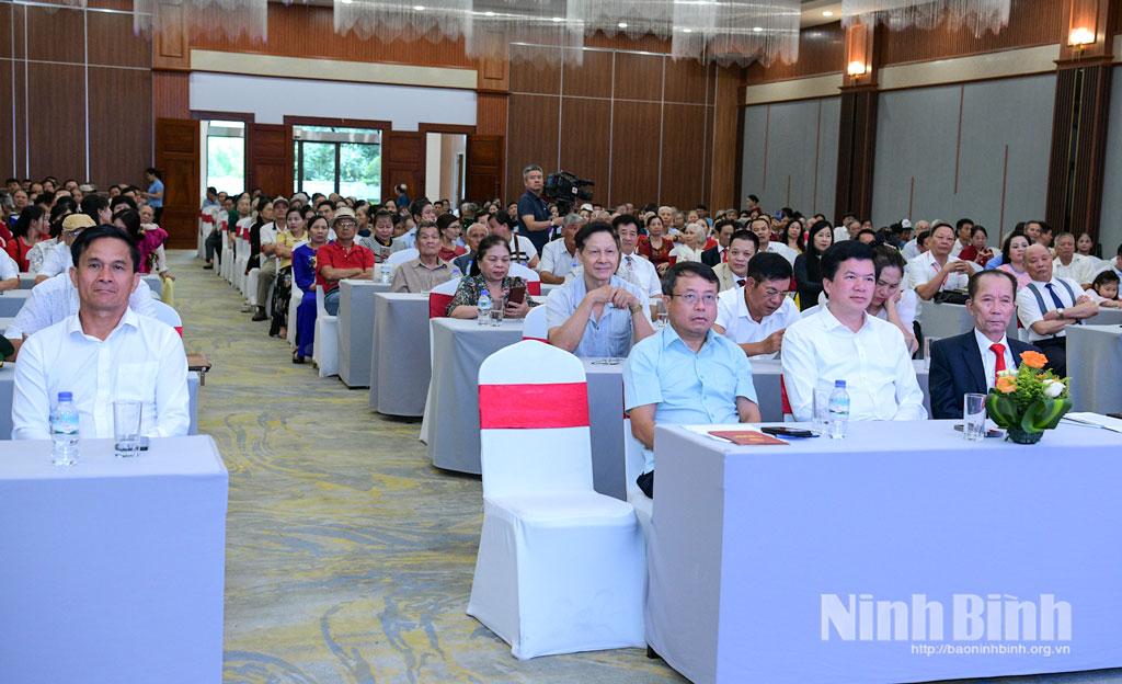 Các đại biểu dự buổi gặp mặt.