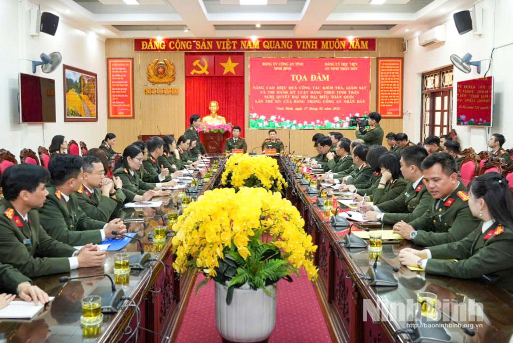 Đảng ủy Công an tỉnh phối hợp tổ chức Tọa đàm “Nâng cao hiệu quả công tác kiểm tra, giám sát và thi hành kỷ luật đảng theo tinh thần Nghị quyết Đại hội đại biểu toàn quốc lần thứ XIV của Đảng trong Công an nhân dân”. Ảnh: CTV