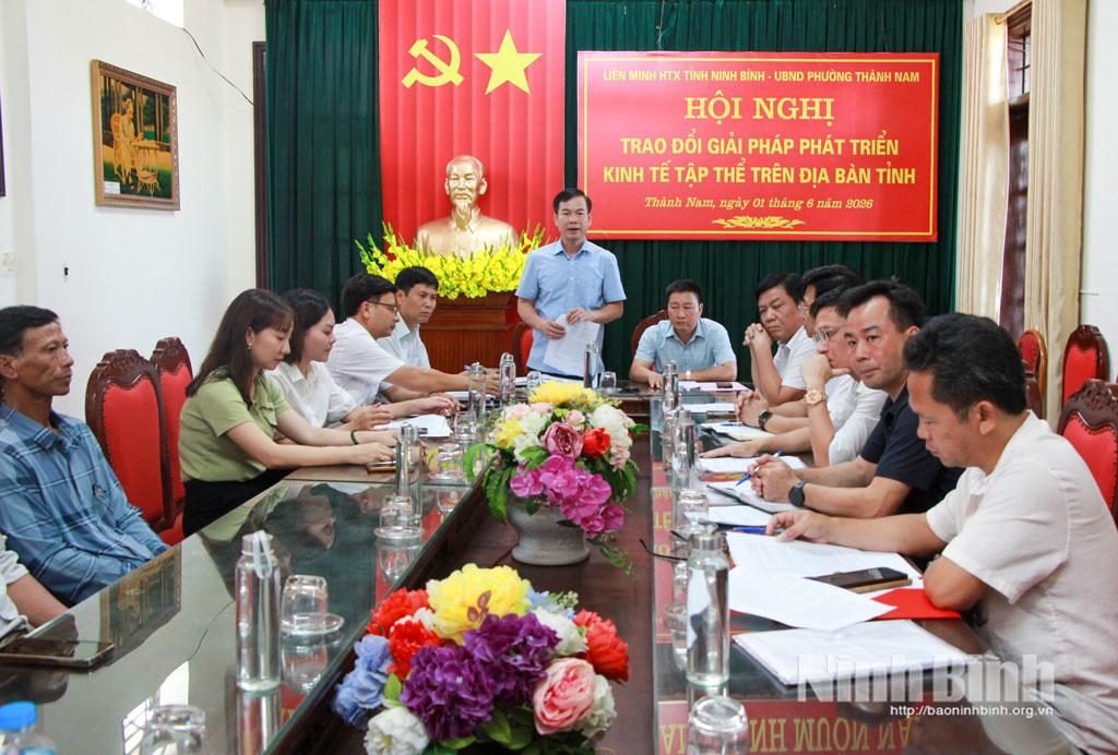 Các đại biểu dự hội nghị.