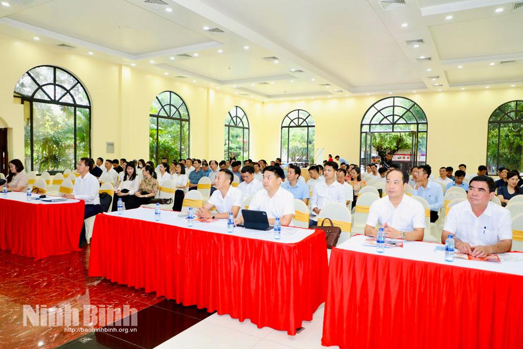 Các đại biểu dự hội nghị.