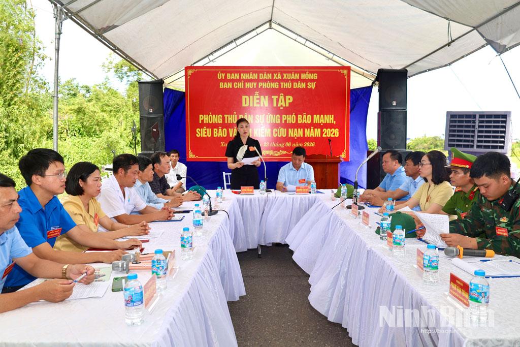 Ban Chỉ huy Phòng thủ dân sự xã Xuân Hồng vận hành cơ chế, triển khai các phương án ứng phó với mưa, bão.