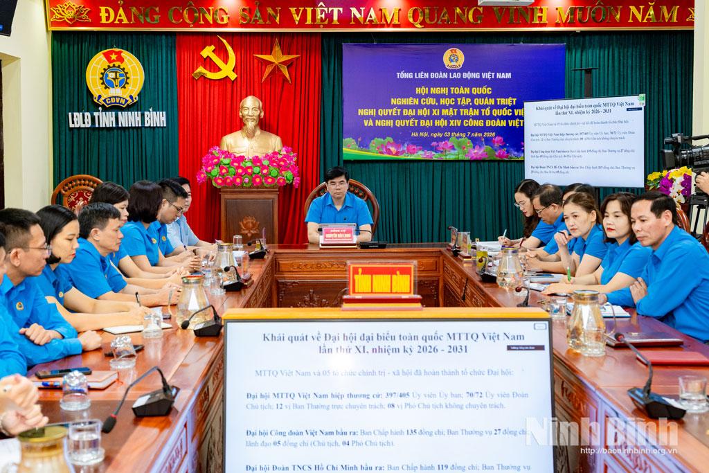 Quang cảnh hội nghị tại điểm cầu tỉnh Ninh Bình.