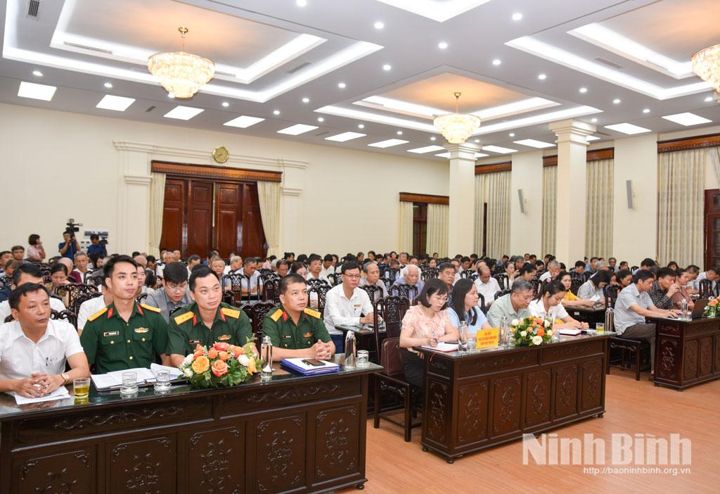 Các đại biểu dự hội nghị.