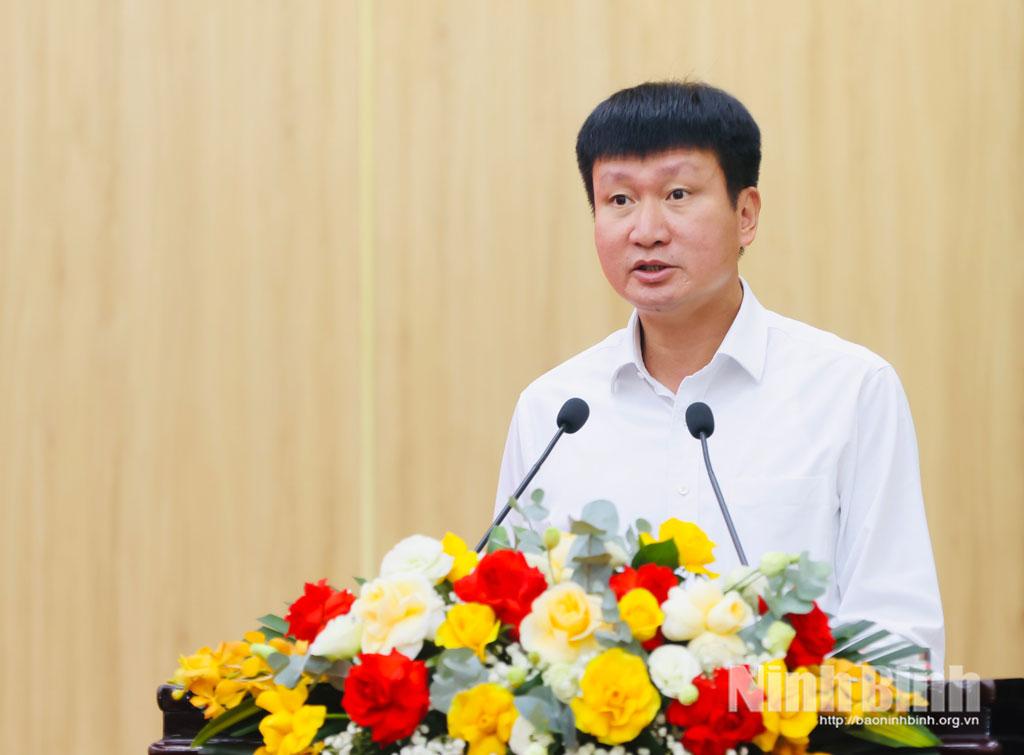 Đồng chí Trần Huy Tuấn, Ủy viên Trung ương Đảng, Bí thư Tỉnh ủy phát biểu khai mạc Hội nghị Ban Chấp hành Đảng bộ tỉnh lần thứ 6.