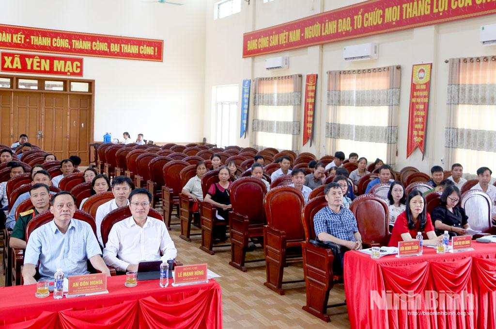 Các đại biểu dự hội nghị.